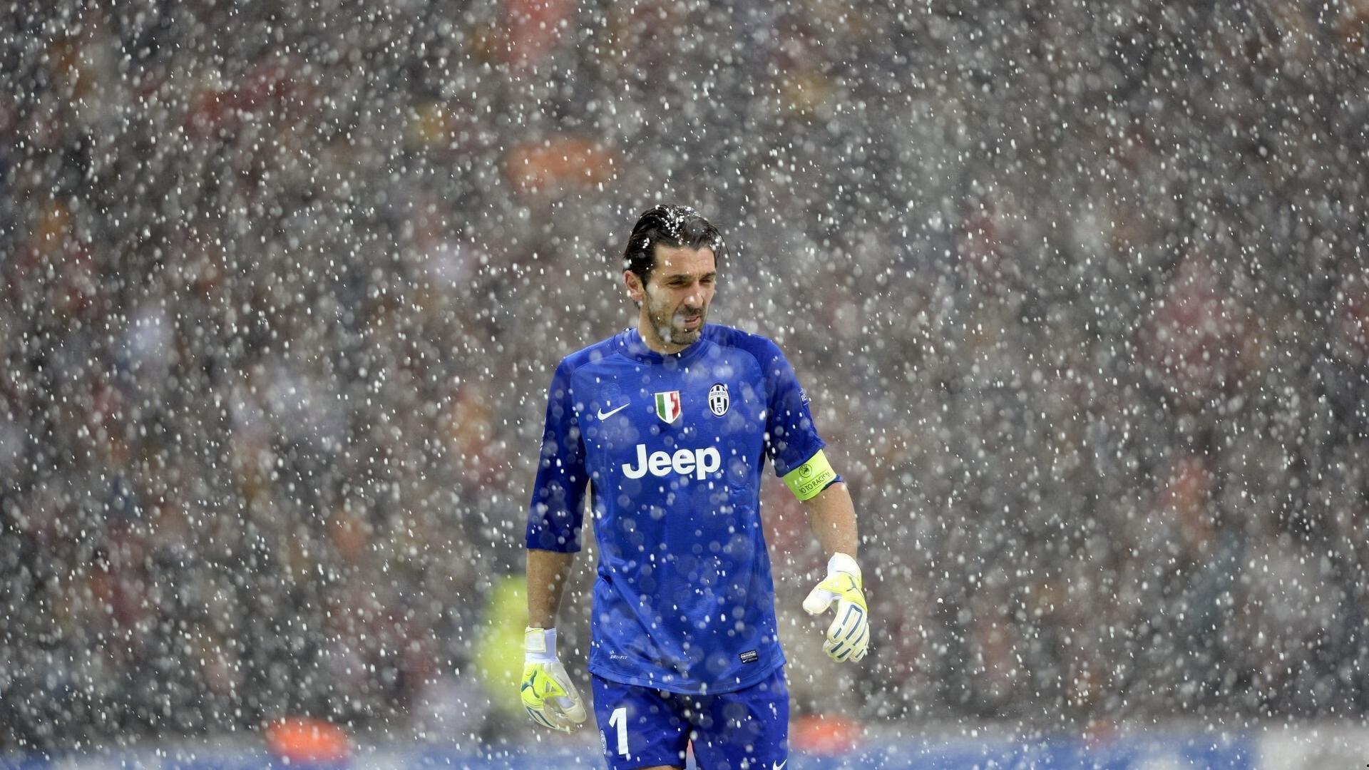 懂球帝12周年番外篇，国际足坛搞笑名场面第三弹，那些令人捧腹的绿茵瞬间