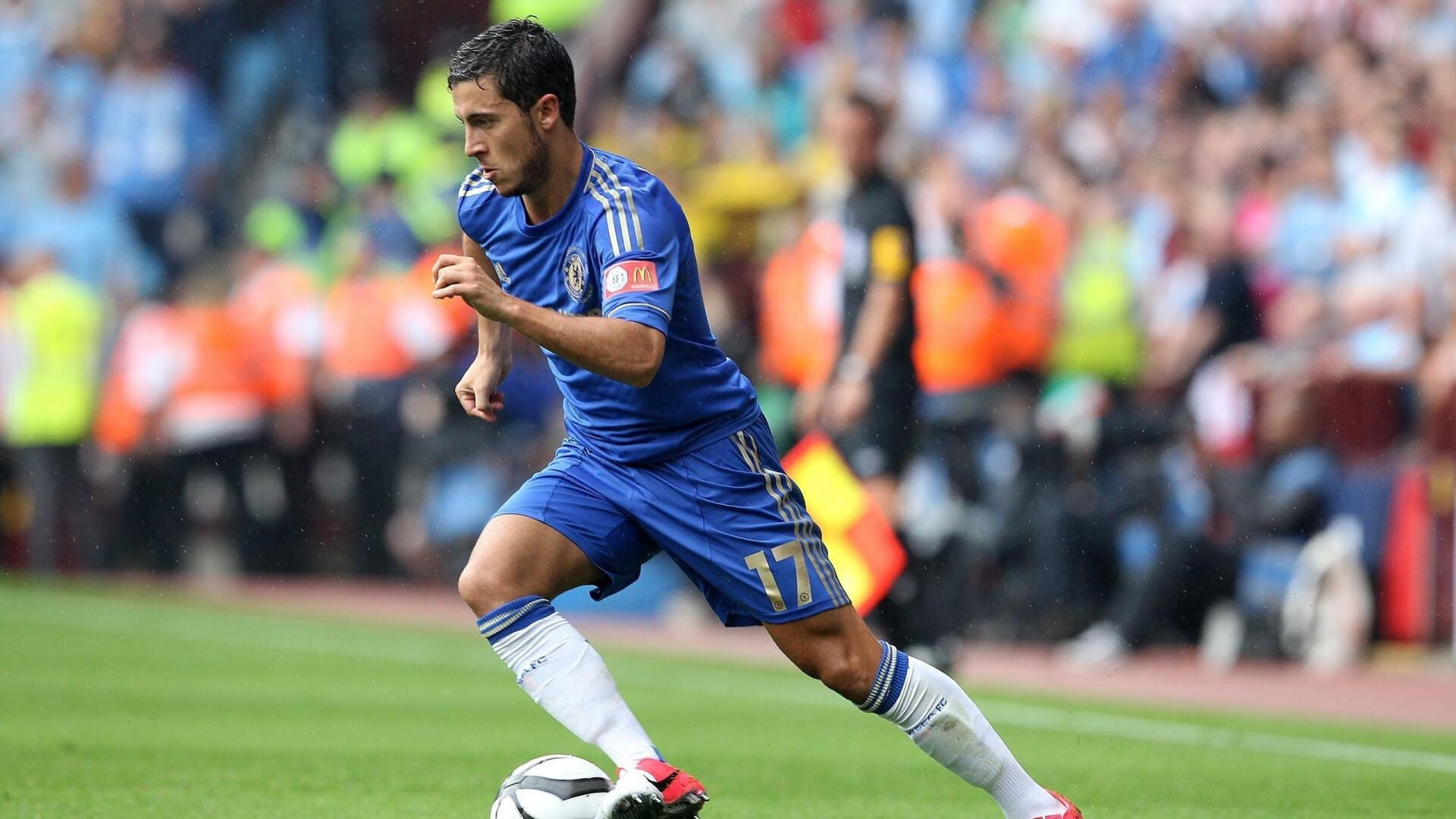 世体曝巴黎瞄准巴萨新星胡安 明夏合同到期或引发豪门争夺战